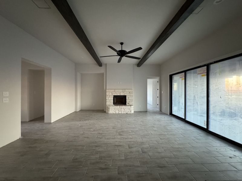 Spacious, unfurnished interior of a new home in Coyote Crossing, Godley (Image 4).