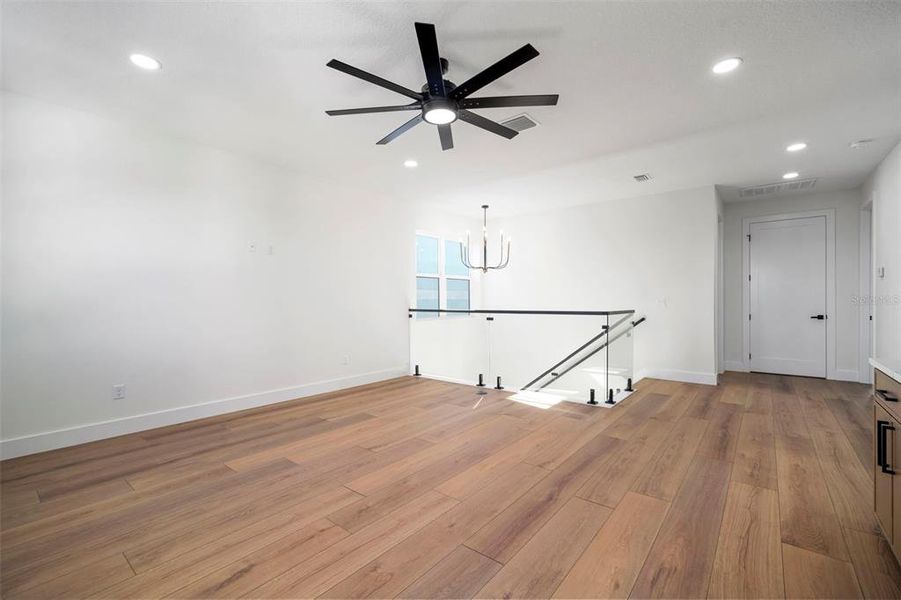 Spacious, unfurnished interior of a new home in , Apollo Beach (Image 39).