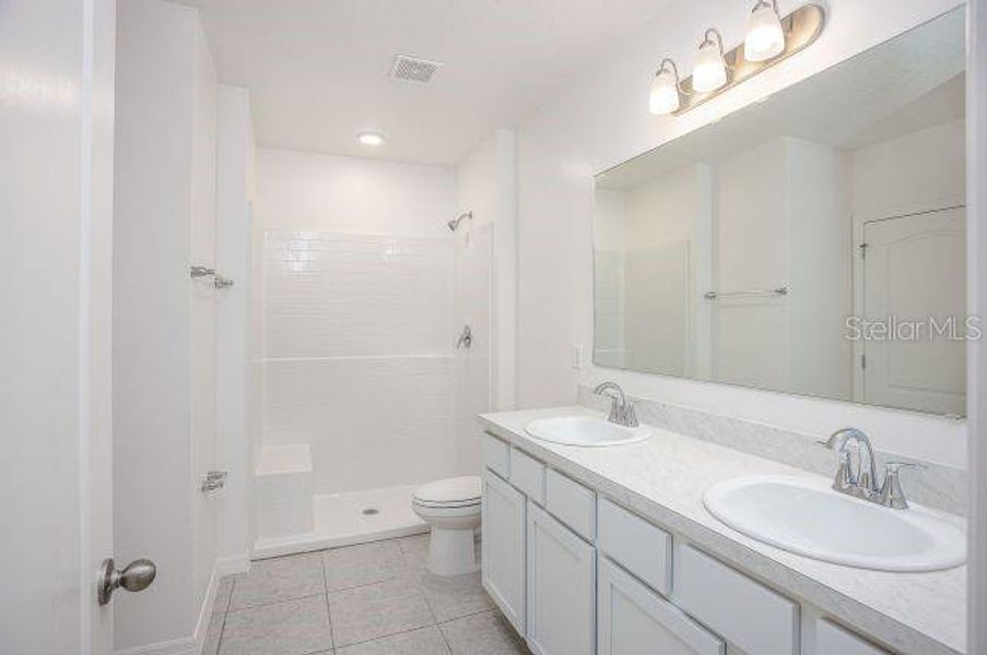 Furnished interior view inside a new home in Oakhaven Walk, Gainesville (Image 3).