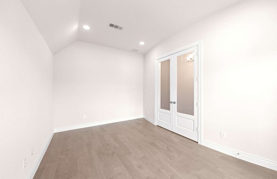 Representative unfurnished interior of a home built from the 2855AU by Ravenna Homes in Audubon 60′, Magnolia (Image 25).