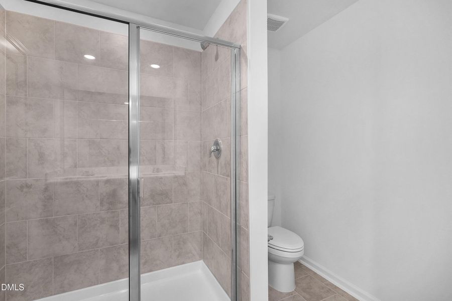 SUN_ElmGrove_Pic_Wyatt_Owners_Bath_1of3