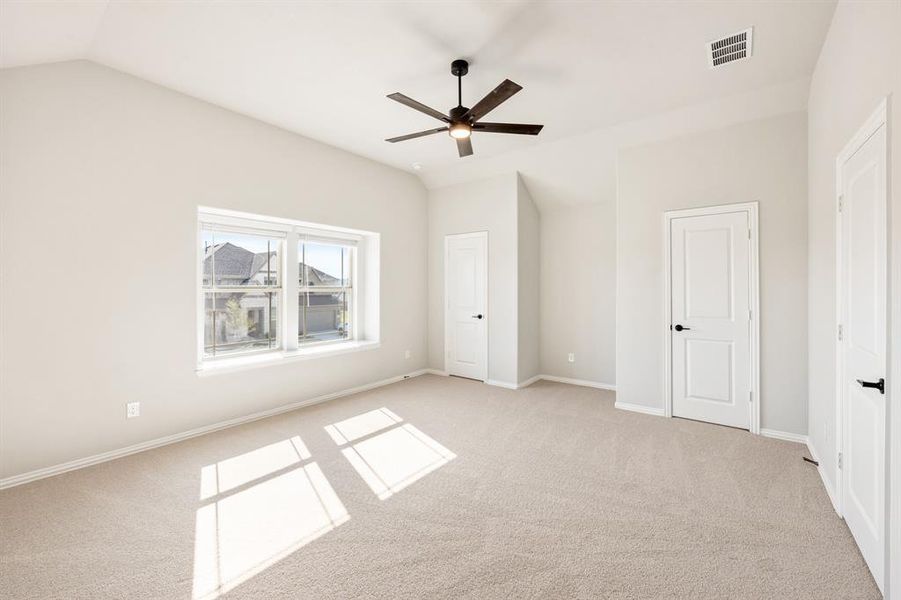 Spacious, unfurnished interior of a new home in Liberty, Melissa (Image 24).