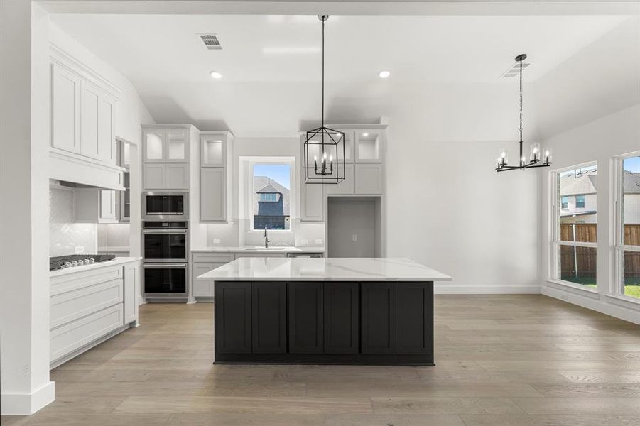 10. 4717 Allende - Kitchen