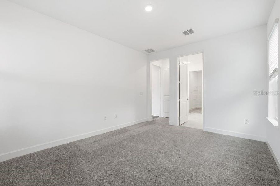 Spacious, unfurnished interior of a new home in Timber Ridge, Plant City (Image 29).