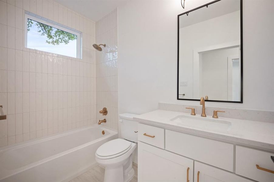 Furnished interior view inside a new home in , Dallas (Image 38).