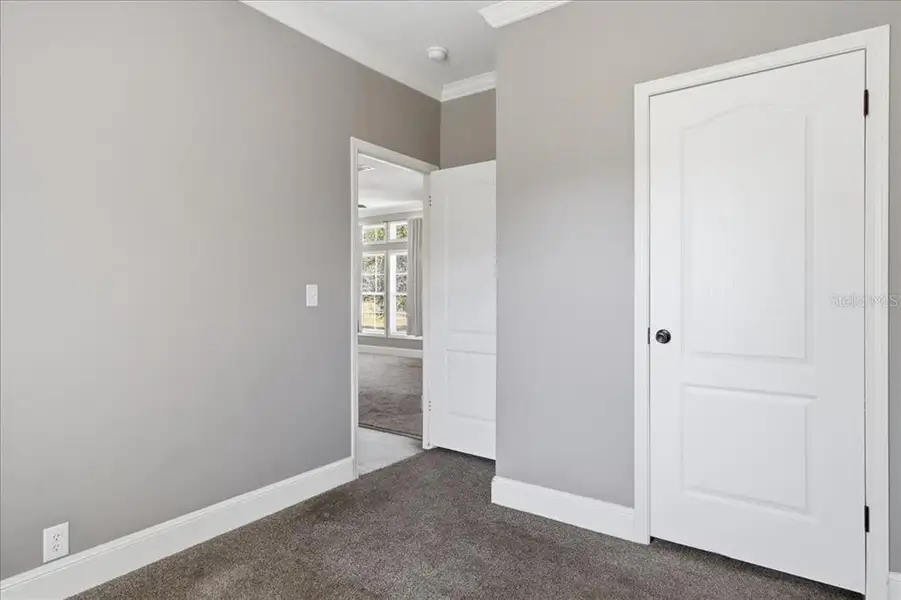 Spacious, unfurnished interior of a new home in , Bushnell (Image 14).