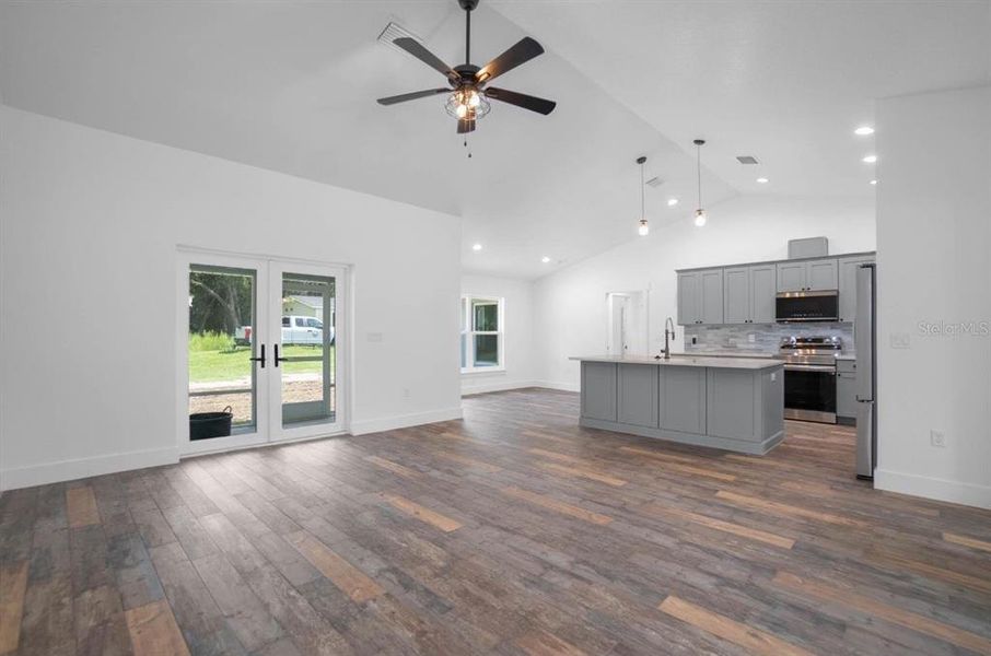 Spacious, unfurnished interior of a new home in , Webster (Image 16).