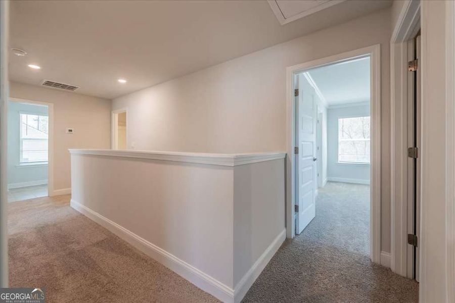 Spacious, unfurnished interior of a new home in Carson's Walk, Macon (Image 28).