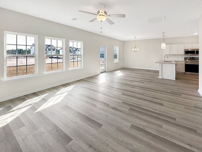 Spacious, unfurnished interior of a new home in Grand Reserve, Hinesville (Image 16).
