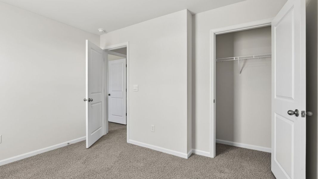 Spacious, unfurnished interior of a new home in Hunters Ridge, Woodruff (Image 27).