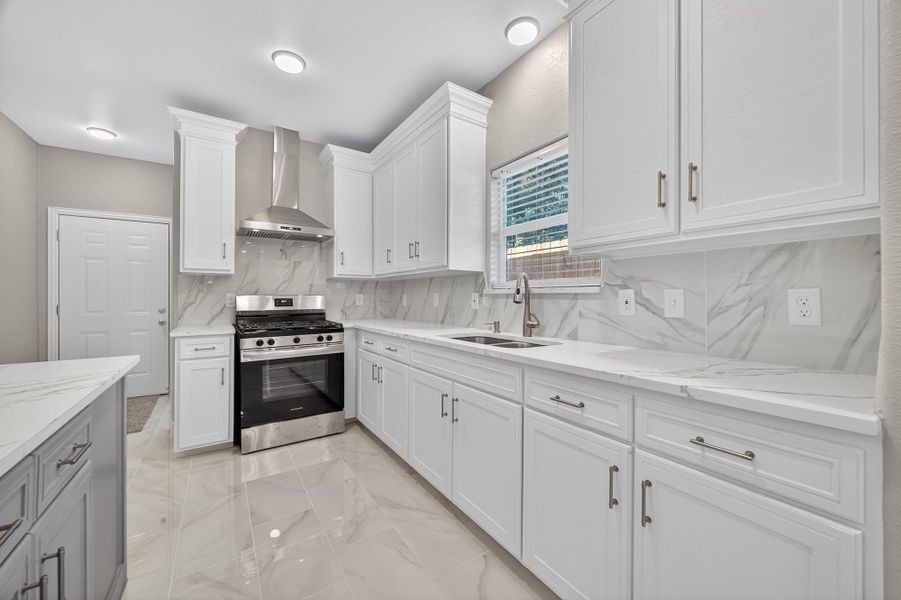 Furnished interior view inside a new home in , Houston (Image 11).