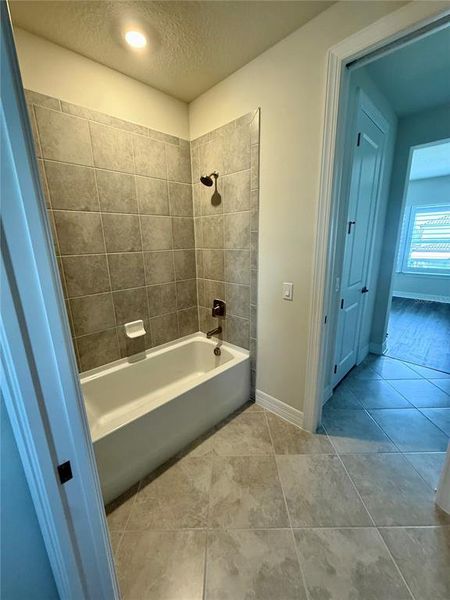 Furnished interior view inside a new home in , Orlando (Image 15).