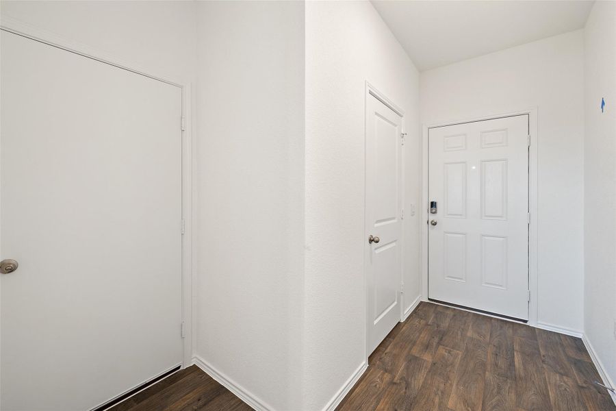 Spacious, unfurnished interior of a new home in Palomino, Manor (Image 27).