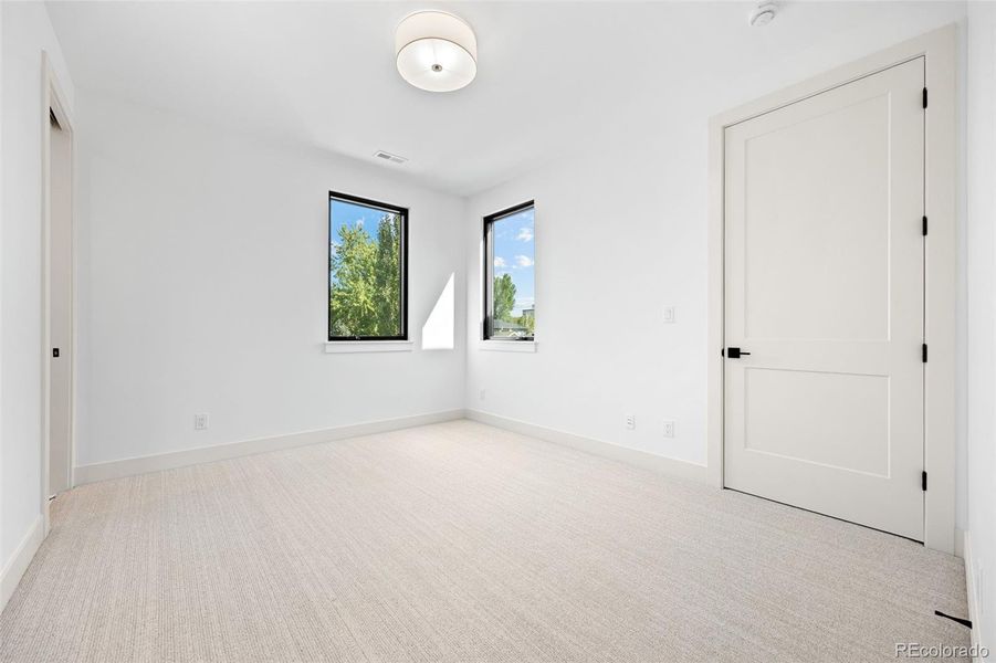 Spacious, unfurnished interior of a new home in , Denver (Image 26).