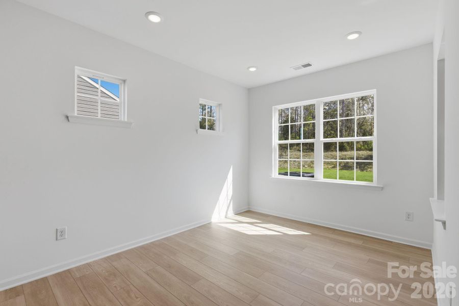 Spacious, unfurnished interior of a new home in Roselyn, Lancaster (Image 15).