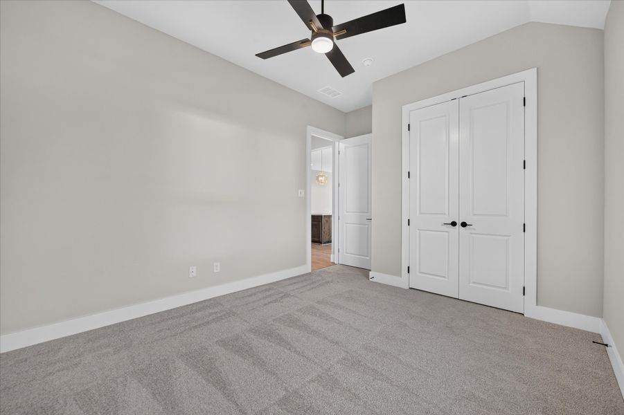 Spacious, unfurnished interior of a new home in Paloma Ranches, Justin (Image 40).