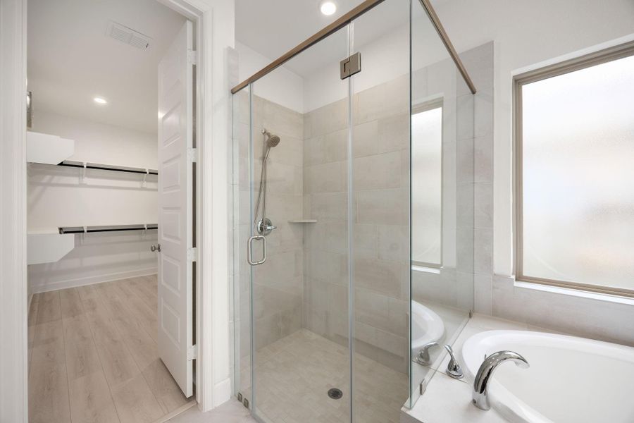 Primary Shower to the Walking Closet
