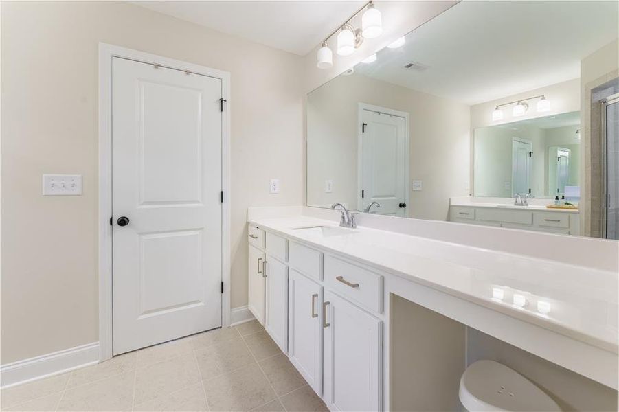 Furnished interior view inside a new home in Edenglen, Buford (Image 17).