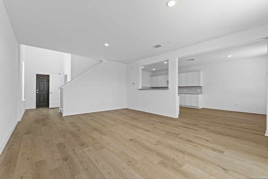 Spacious, unfurnished interior of a new home in Corley Farms, Boerne (Image 23).
