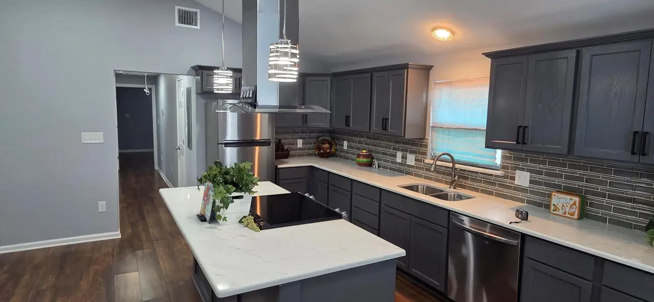 Furnished interior view inside a new home in , Navasota (Image 7).