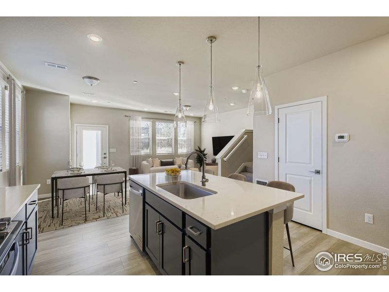 Kitchen island - great for entertaining