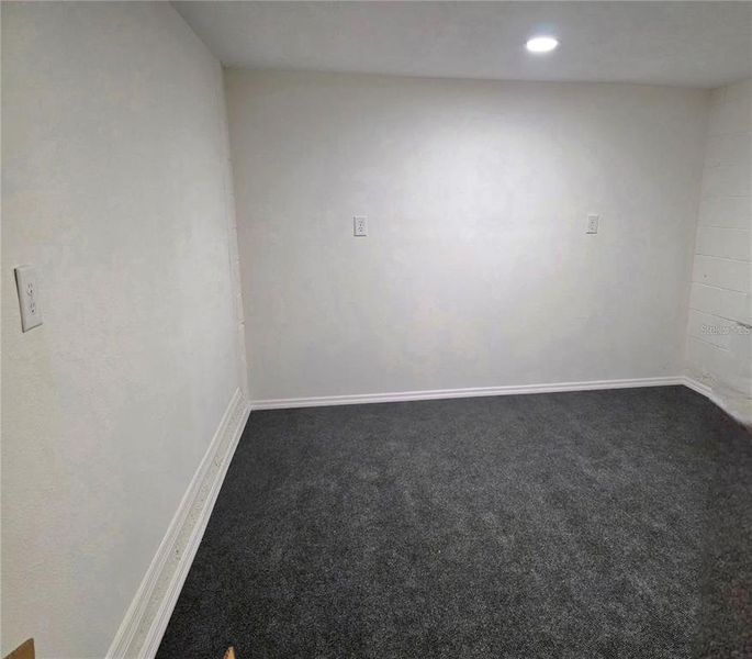 Spacious, unfurnished interior of a new home in , Davenport (Image 13).