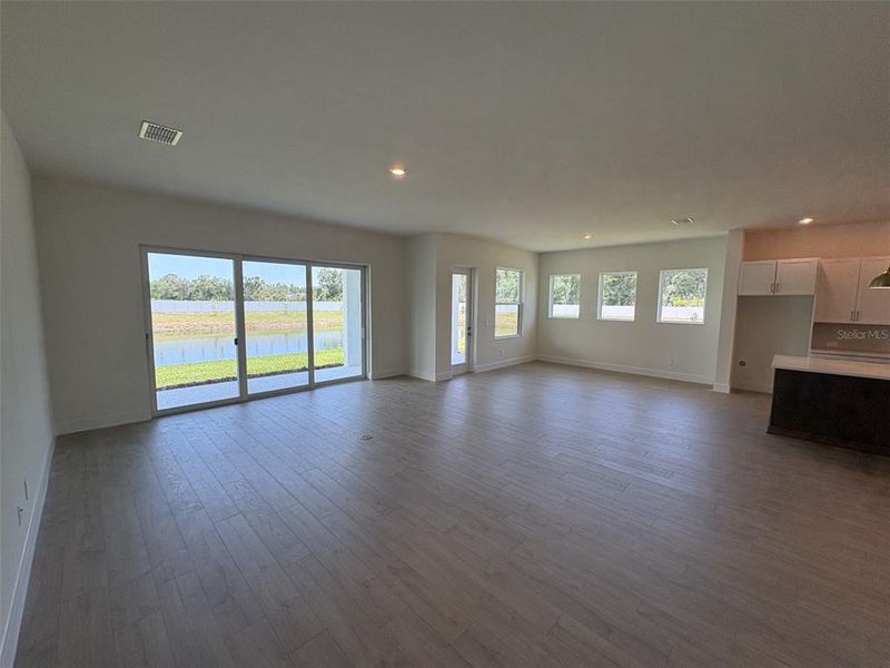 Spacious, unfurnished interior of a new home in Lakeview Crossing – Classic Series, Sarasota (Image 28). Spacious, unfurnished interior of a new home in Lakeview Crossing – Classic Series, Sarasota (Image 28).