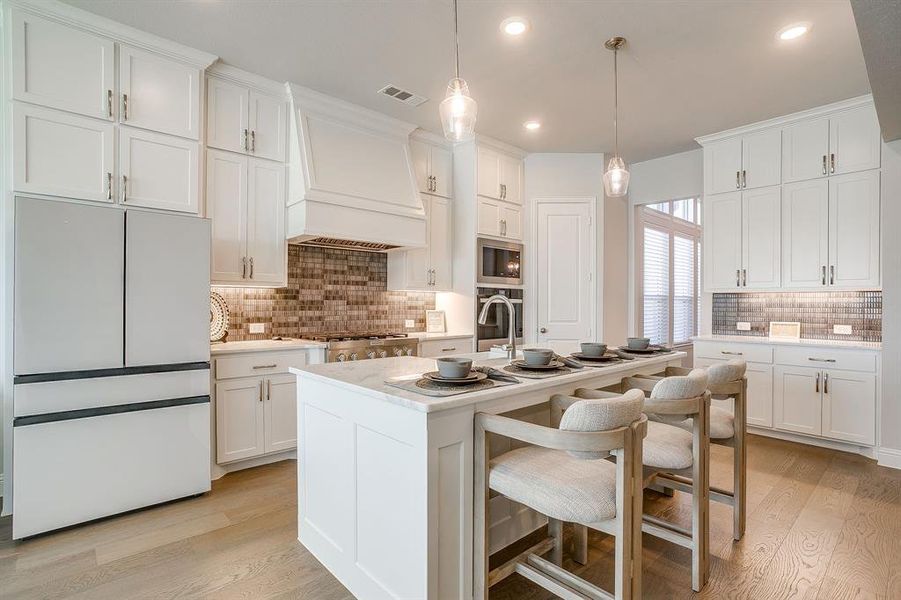 Furnished interior view inside a new home in M3 Ranch 60s, Mansfield (Image 18).