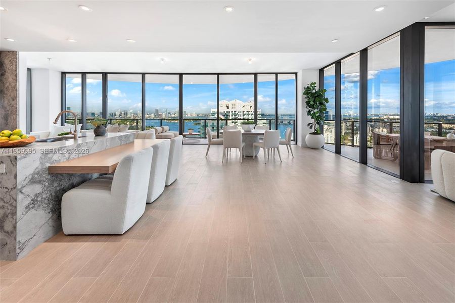 Community amenities in , Miami Beach (Image 46).