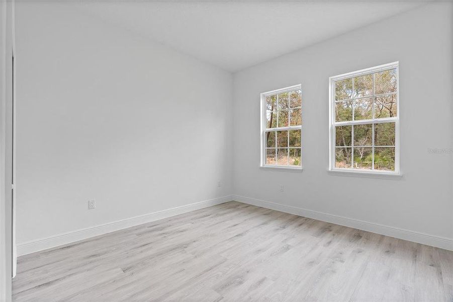 Spacious, unfurnished interior of a new home in , Ocala (Image 26).