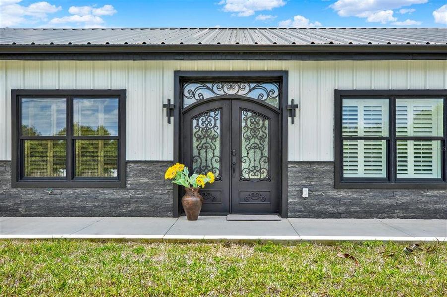 Exterior details and patio area of a home in , Webster (Image 30).