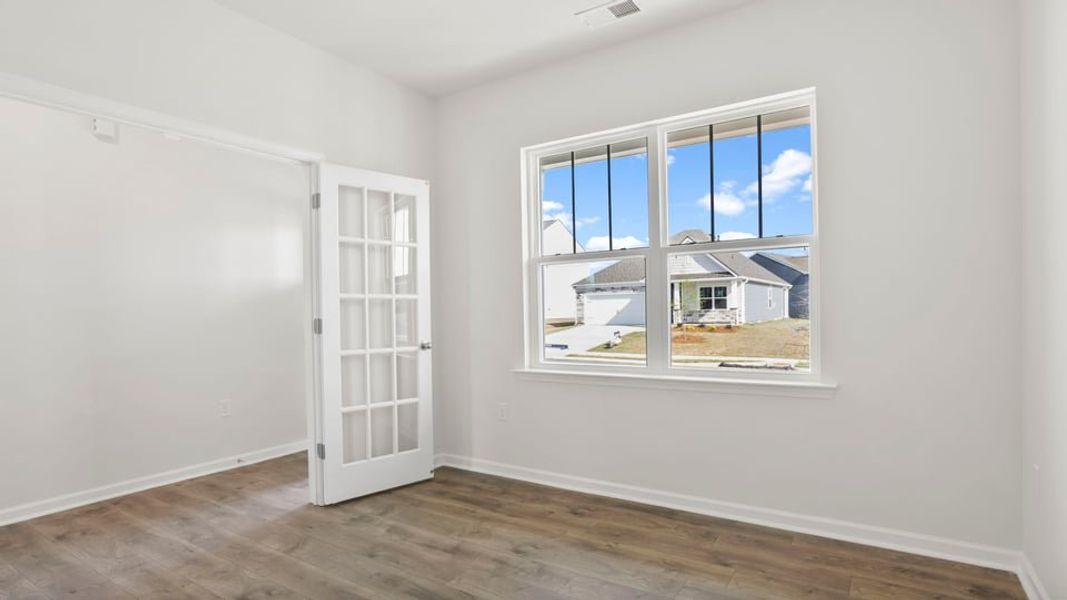 Spacious, unfurnished interior of a new home in Durbin Meadows Traditions, Fountain Inn (Image 19).