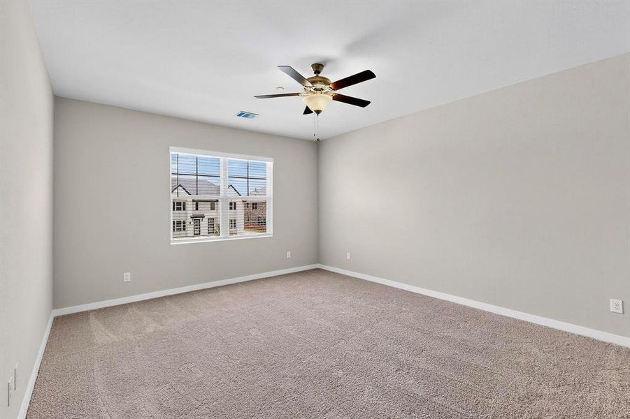 Spacious, unfurnished interior of a new home in Solterra Texas, Mesquite (Image 32).