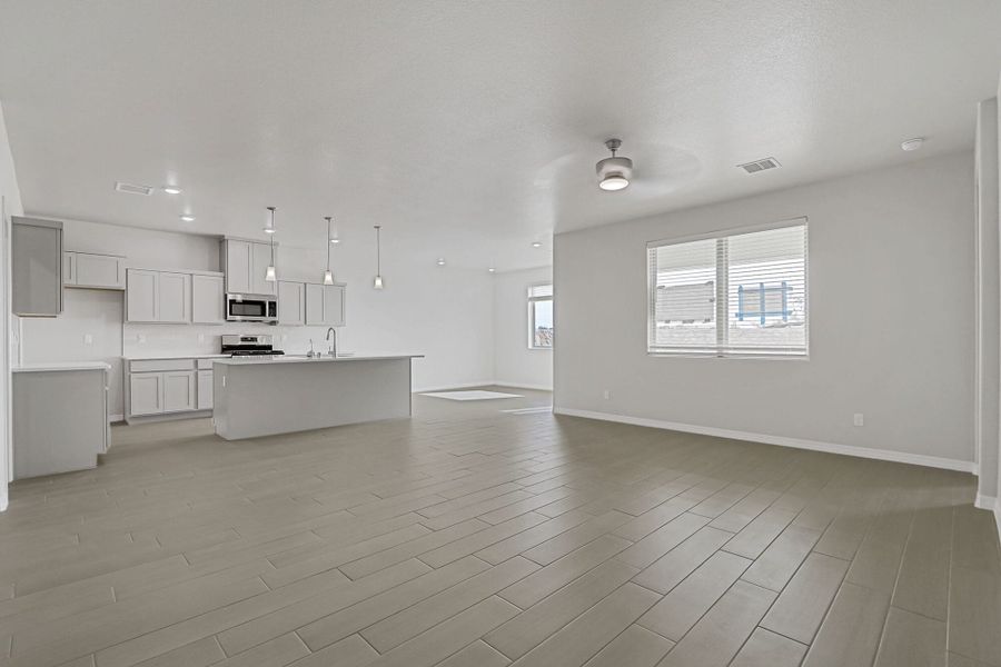 Spacious, unfurnished interior of a new home in Emerald Estates, Horizon City (Image 32). Spacious, unfurnished interior of a new home in Emerald Estates, Horizon City (Image 32).