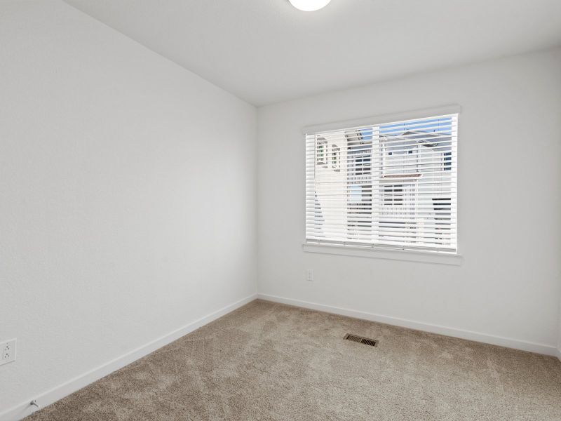 Spacious, unfurnished interior of a new home in The Vistas at West Mesa, Colorado Springs (Image 20).