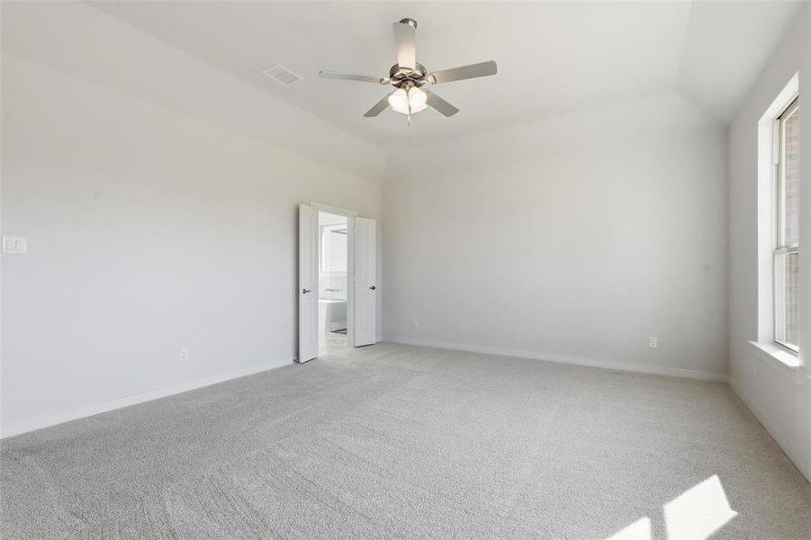 Spacious, unfurnished interior of a new home in Pyramid Acres, Benbrook (Image 26). Spacious, unfurnished interior of a new home in Pyramid Acres, Benbrook (Image 26).