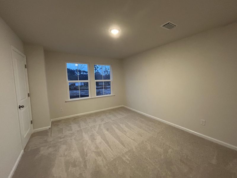 Spacious, unfurnished interior of a new home in , Summerville (Image 26).