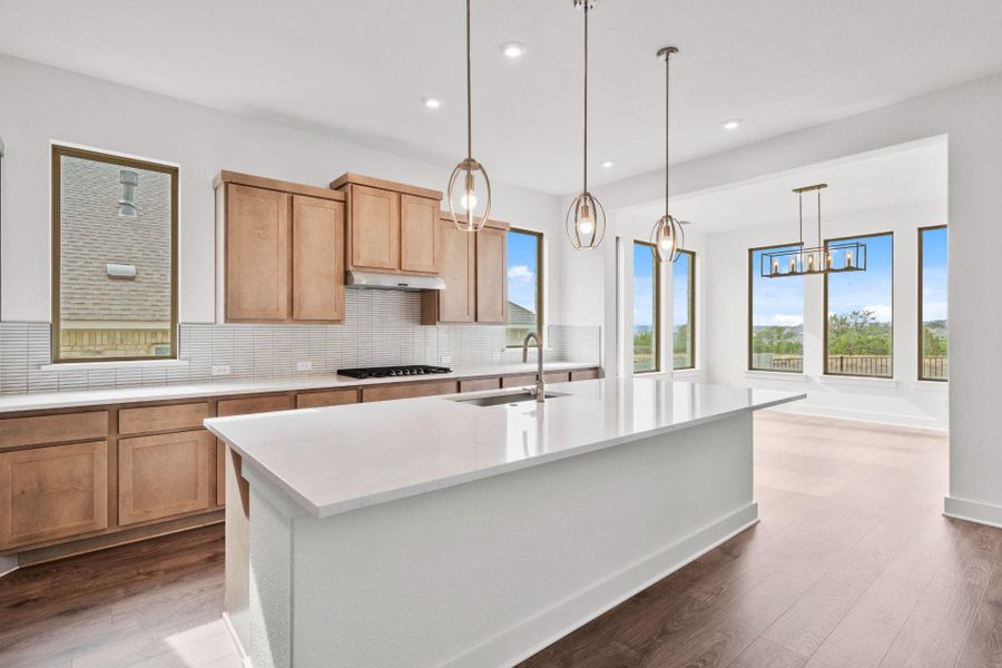 Large Center Island in Kitchen