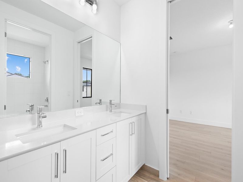 Spacious, unfurnished interior of a new home in Marina Landings, Fort Lauderdale (Image 13).