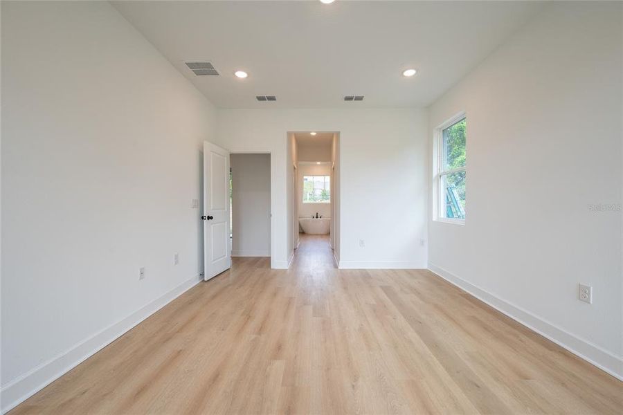 Spacious, unfurnished interior of a new home in , North Port (Image 37).