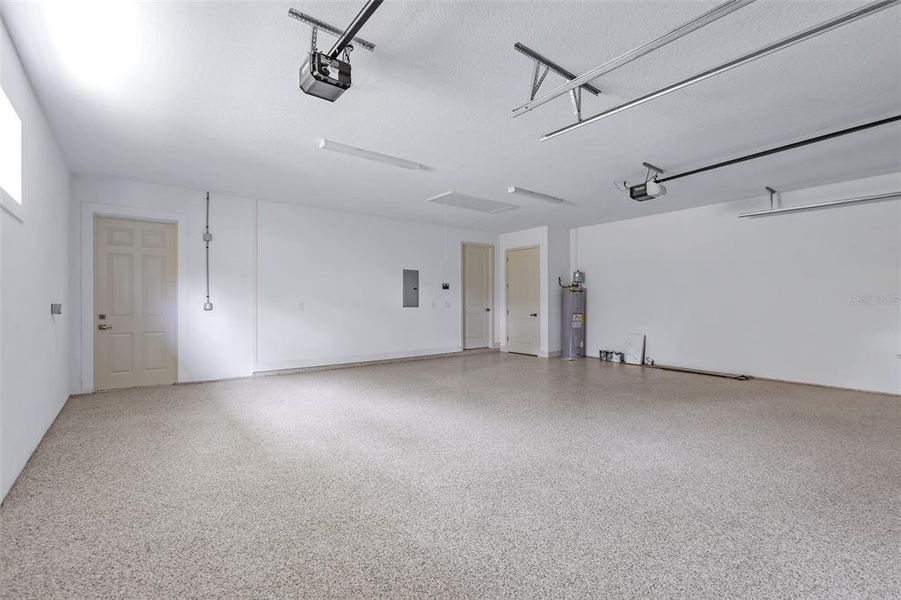 Spacious, unfurnished interior of a new home in , New Smyrna Beach (Image 37).