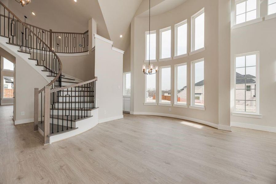 Spacious, unfurnished interior of a new home in Providence Cove, McKinney (Image 16).