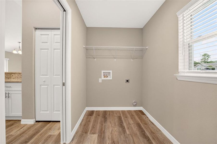 Spacious, unfurnished interior of a new home in , Ocala (Image 10).