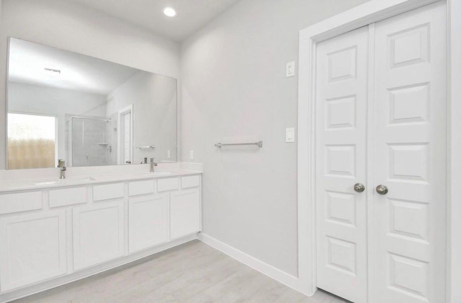 Furnished interior view inside a new home in Telge Ranch, Cypress (Image 7).