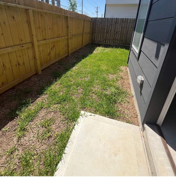 2712 Jensen Creek Ln. - Side yard 2712 Jensen Creek Ln. - Side yard