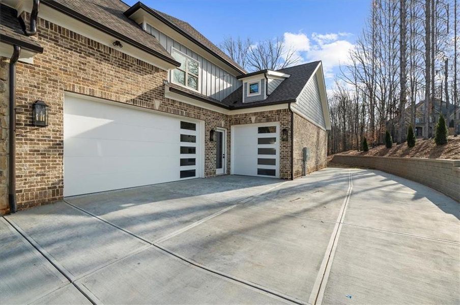 Exterior details and patio area of a home in , Gainesville (Image 37).