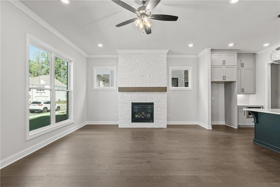 Spacious, unfurnished interior of a new home in Waterhaven, Cumming (Image 11).