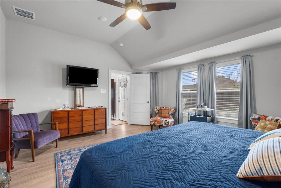 Furnished interior view inside a new home in Mustang Crossing, Alvin (Image 8).