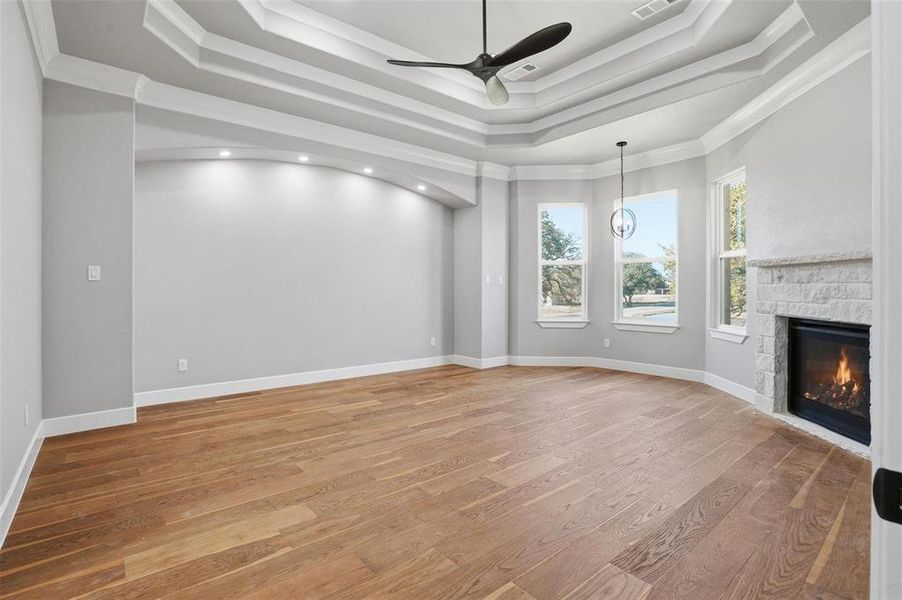 Spacious, unfurnished interior of a new home in , Weatherford (Image 33).
