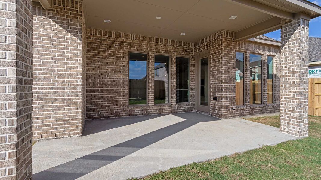 Exterior details and patio area of a home in Elyson, Katy (Image 4).